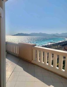 Penthouse panoramic and sea front view