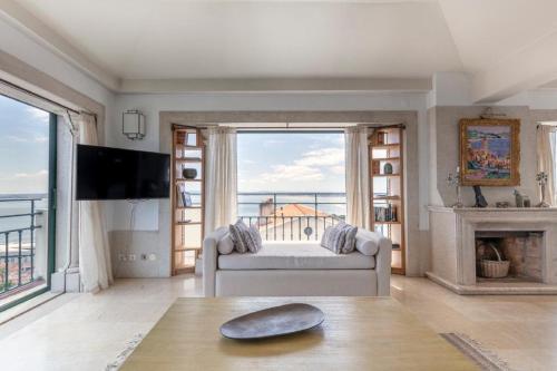 Penthouse Terrace 360º Lisbon View 1 by Lisbonne Collection