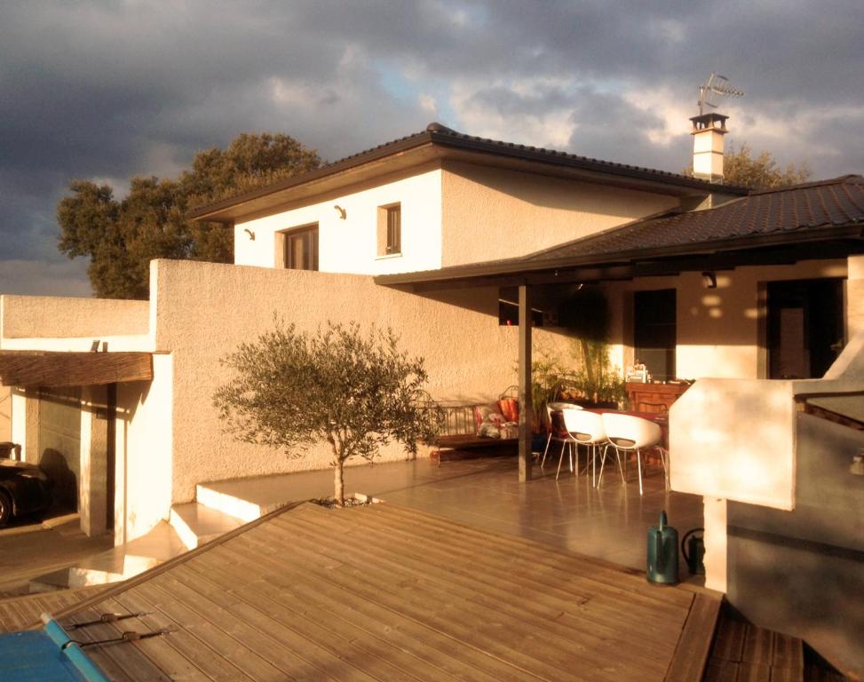 PERFECT 3 bedrooms with huge terrace and swimming pool
