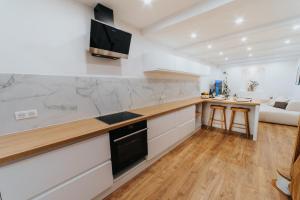Perfect family-oriented and renovated townhouse in the old Antibes