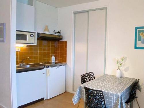 Appartement Perros-Guirec, 1 pièce, 2 personnes - FR-1-368-323 Perros-Guirec france