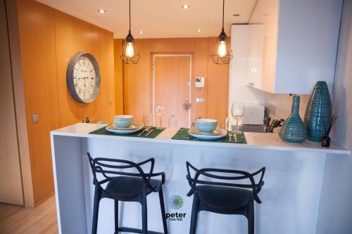 Peter Five Flat by TonsdeVerde