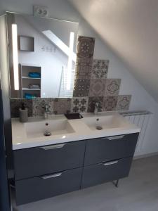 Petit appartement à la campagne proche mer
