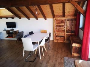 Petit Chalet Vieux Bois
