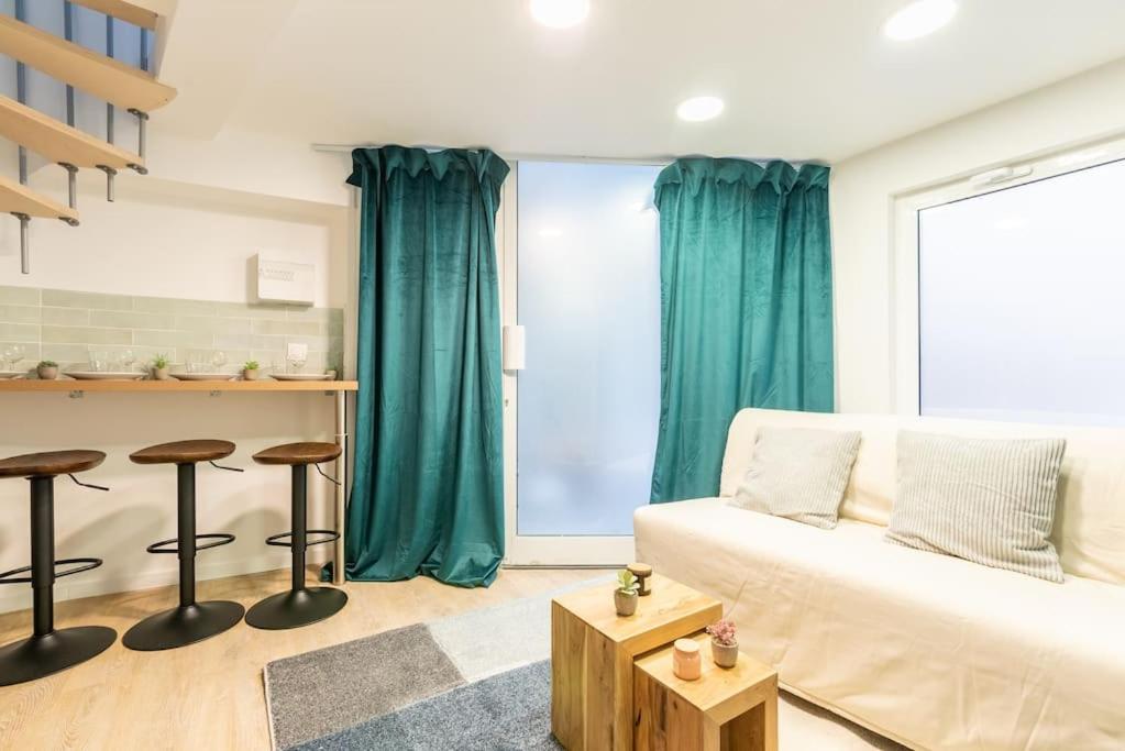 Petit Château proche de la Bastille / Gare de Lyon 8 Rue Legraverend, 75012 Paris