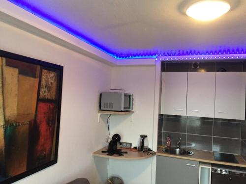 Petit coin cocooning privé 4min a pied de la gare