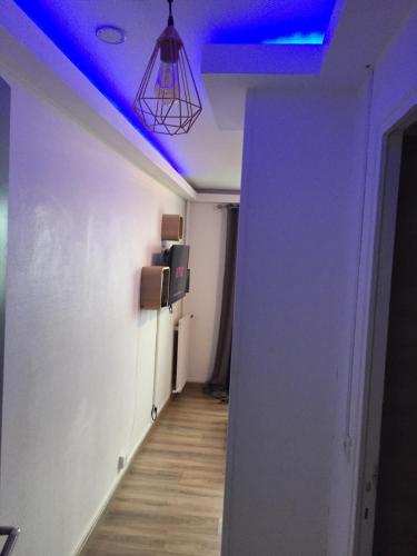 Petit coin cocooning privé 4min a pied de la gare