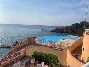 Appartement Petit coin de paradis sur la mer 274 Route des Escalles 83700 Saint-Raphaël Provence-Alpes-Côte d\'Azur