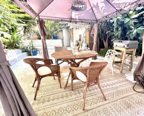 PETIT OASIS NICHÉ AU CŒUR DES CATALANS
