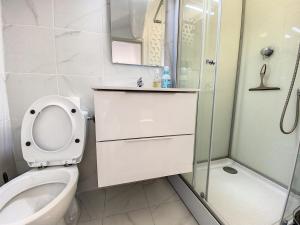 Petit St Louis Studio mansardé atypique climatisé