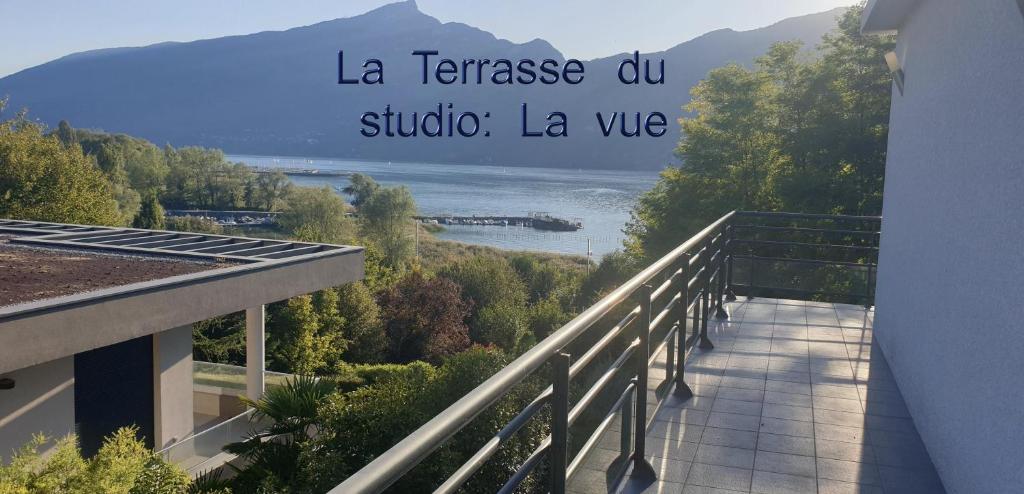 Appartement PETIT STUDIO DANS VILLA BORD DE LAC 89 Route de Saint-Innocent 73100 Aix-les-Bains