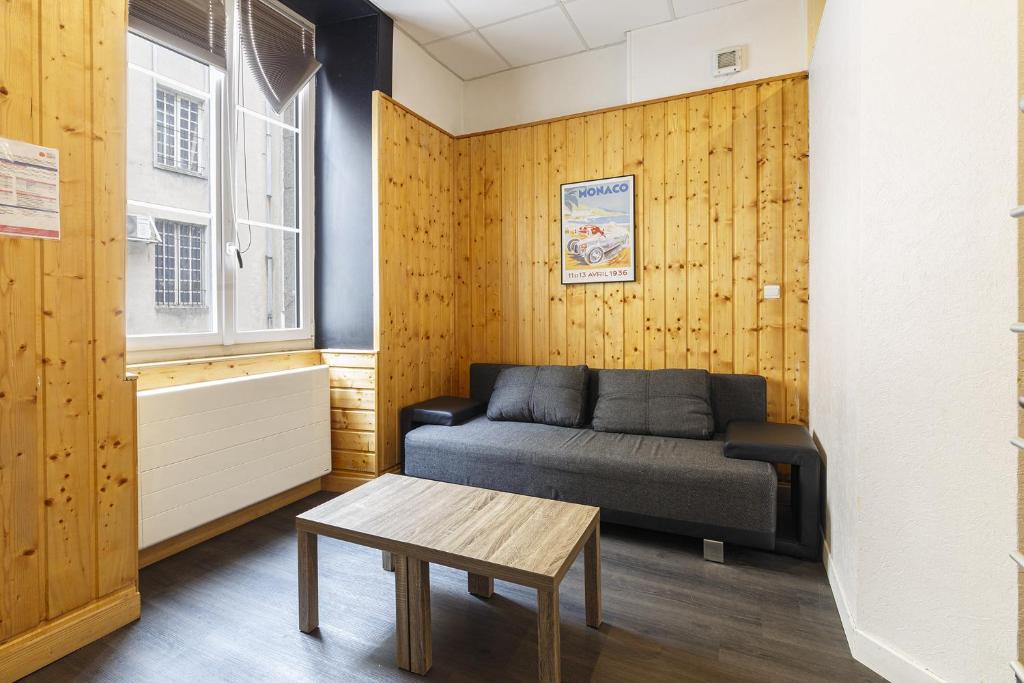 Appartement Petit studio fonctionnel hypercentre de Laval Rue du Ruisseau, 17 53000 Laval