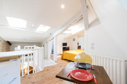 Petit studio Saint-Front- Small studio flat Saint-Front