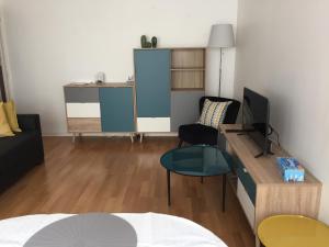 PETIT STUDIO SYMPA EN CENTRE VILLE