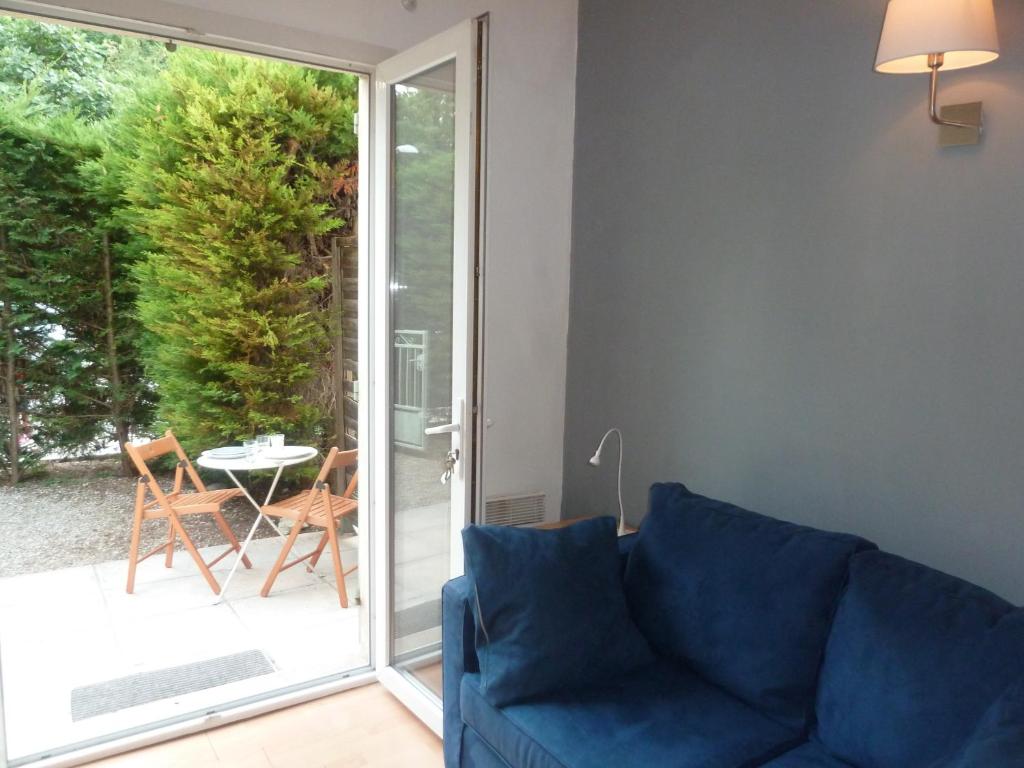 Petit Studio, terrasse, jardinet, climatisation, wifi RDJardin, 1er appartement prés des boites aux lettres 3 Chemin du Vallon Sabatier, 06000 Nice