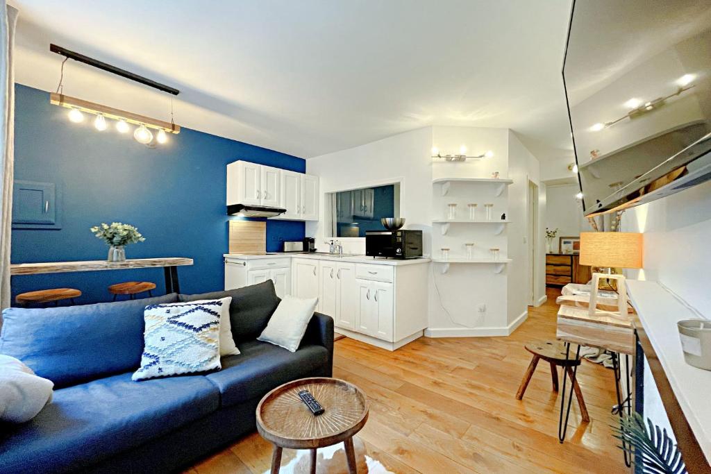 Petite maison avec petit jardin privé