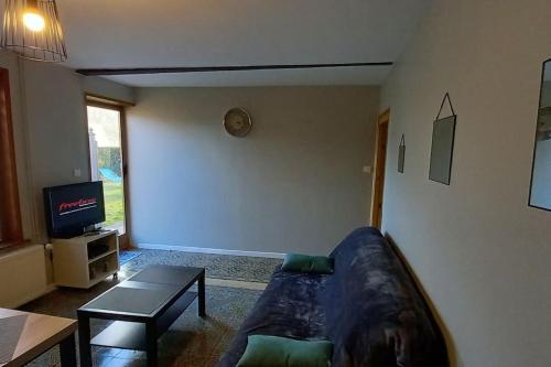 Petite maison avec petit jardin privé