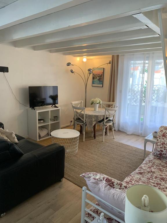 Appartement petite maison cosy avec exterieur 6 Boulevard Jean Jaurès 13011 Marseille