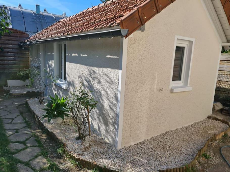 Appartement Petite maison cosy dans un jardin. 9 Rue Gabriel Péri 95120 Ermont