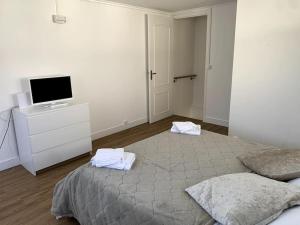 Appartement Petite maison individuelle entre Paris et Disney ! 19 Avenue de la Varenne 94430 Chennevières-sur-Marne Île-de-France