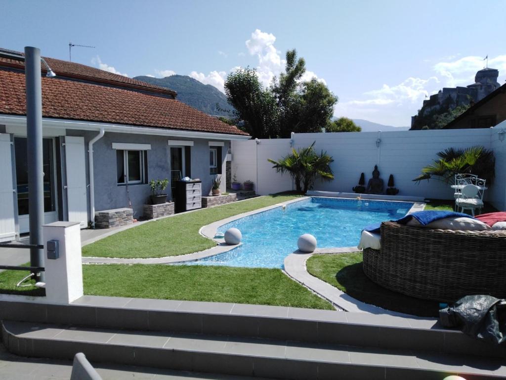 Petite maison 13 A Rue Saint louis, 65100 Lourdes
