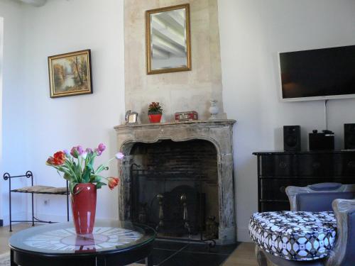 Petite Maison Romantique Coeur Historique Plantagenet, au calme