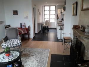 Petite Maison Romantique Coeur Historique Plantagenet, au calme