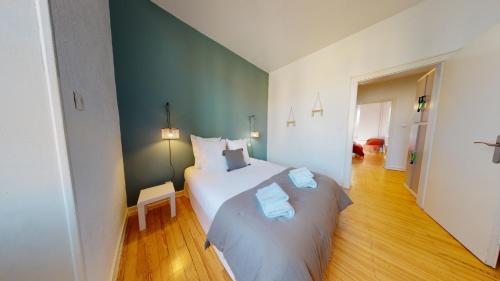 PETITE VENISE DREAM 1 free Parking