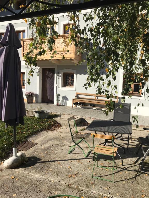 Pferdehof Dietzsch, Tittmoning Froschham 7, 84529 Tittmoning
