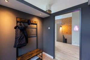 Phoenix Loft 6 High Speed WIFI Netflix