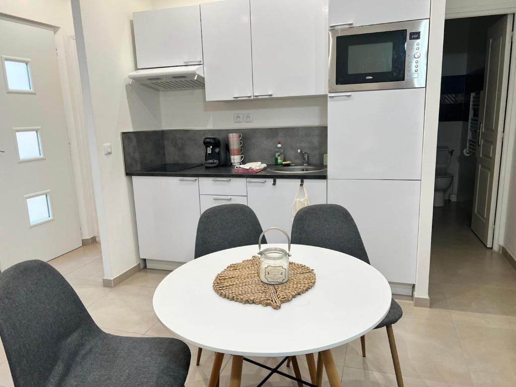 Pick A Flat's Apartment in Louvre Saint Honoré