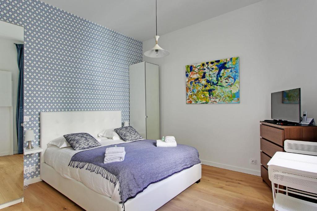 Pick a Flat's Apartment in Montmartre - Rue des Martyrs studio 83 Rue des Martyrs, 75018 Paris