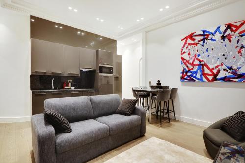 Pick A Flat's Apartment in Triangle d'Or - Pierre 1er de Serbie