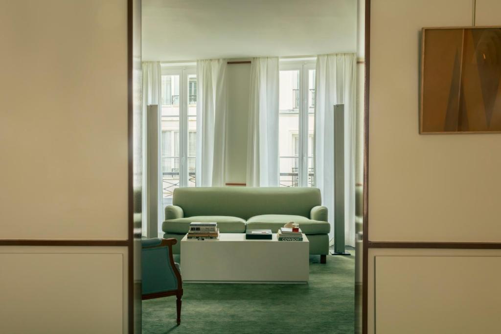 Pied A Terre - Saint Honoré 201 Rue Saint Honoré, 75001 Paris