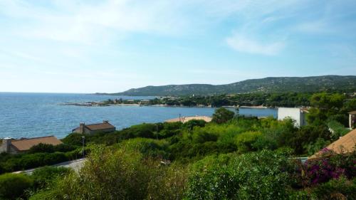 APPARTEMENT PIED DANS L EAU ET VUE MER MAGNIFIQUE Sartène france