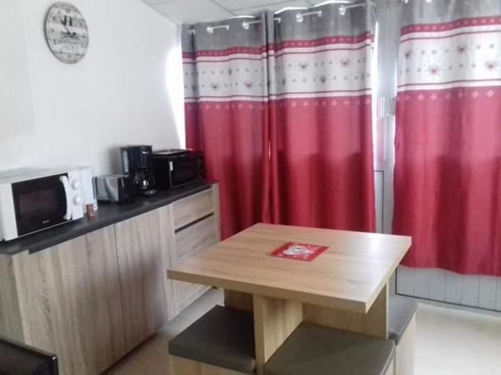 Pied de pistes, résidence 3 étoiles tout confort dont terrasse et piscine