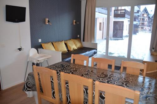 Pied de pistes, résidence 3 étoiles tout confort dont terrasse et piscine