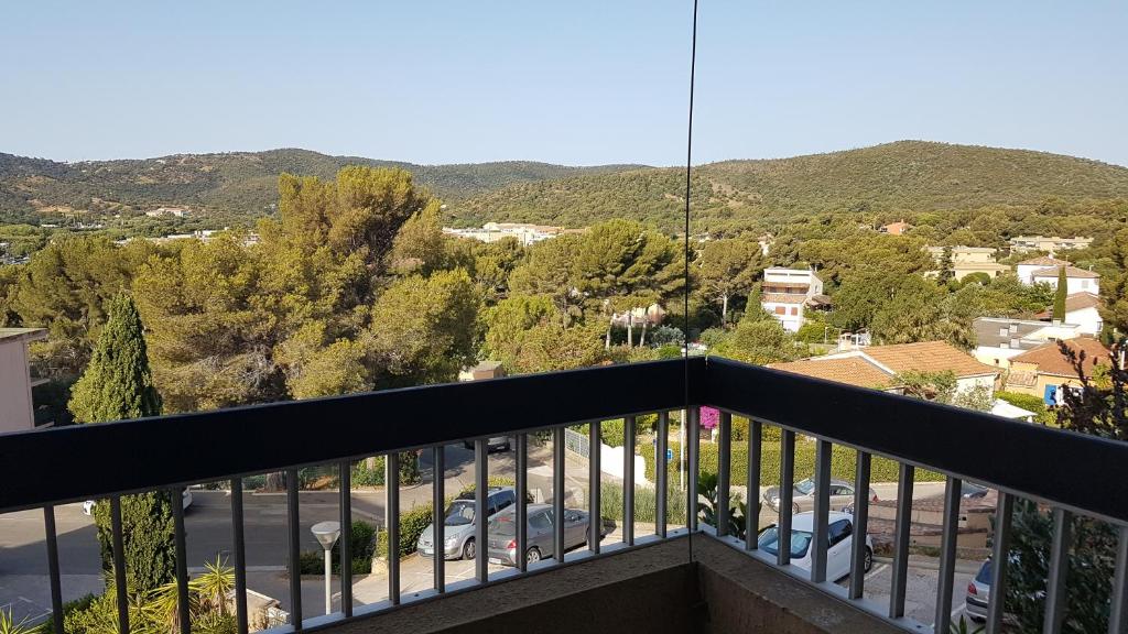 PIEDS DANS L'EAU 83500 La Seyne-sur-Mer