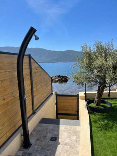PIEDS DANS L'EAU, TIUCCIA, appartement 2-4 pers