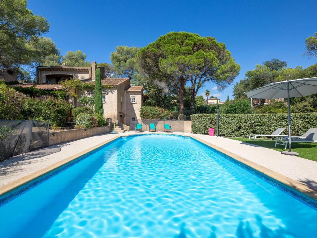Pillement 2-T2-balcon-Garage privé optionnel-Centre historique & plages à 21km !