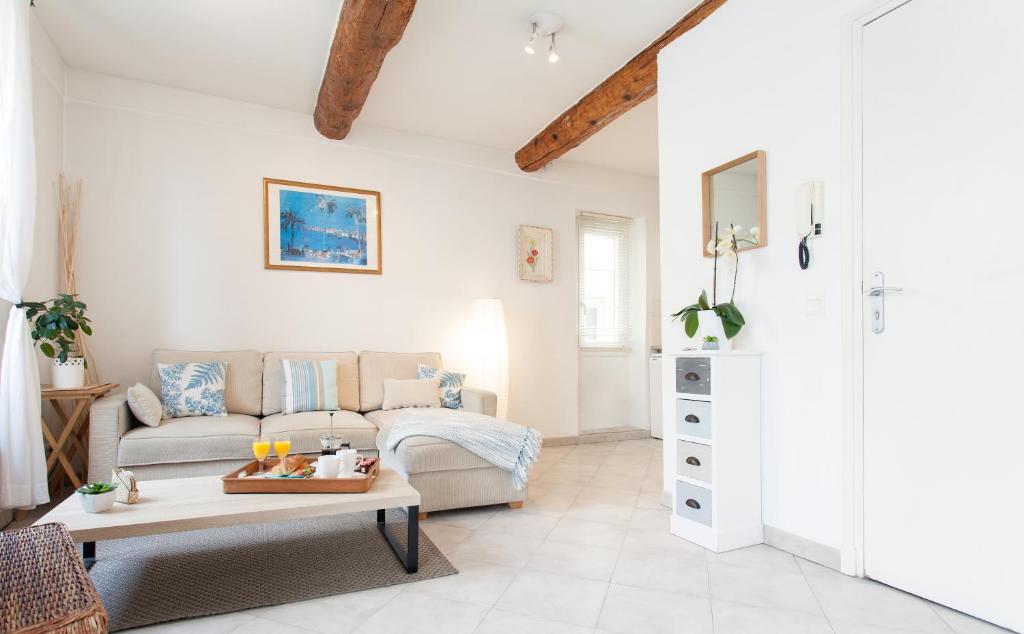 Pimms Apartment 4 Rue de la Republique, 06600 Antibes