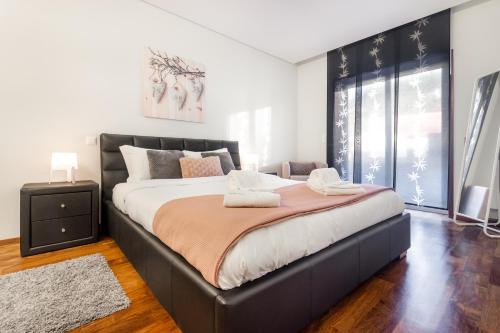 Pink Apartment - Spacious Apartment with Pool