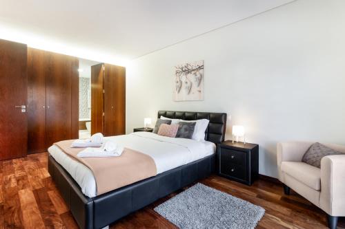 Pink Apartment - Spacious Apartment with Pool
