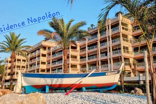 Pink Front de mer piscine Rooftop YourHostHelper