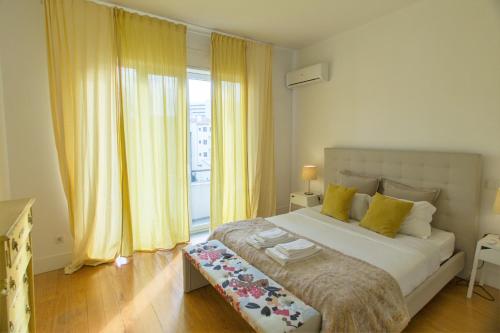 Pinpoint Porto Apartment by Porto City Hosts