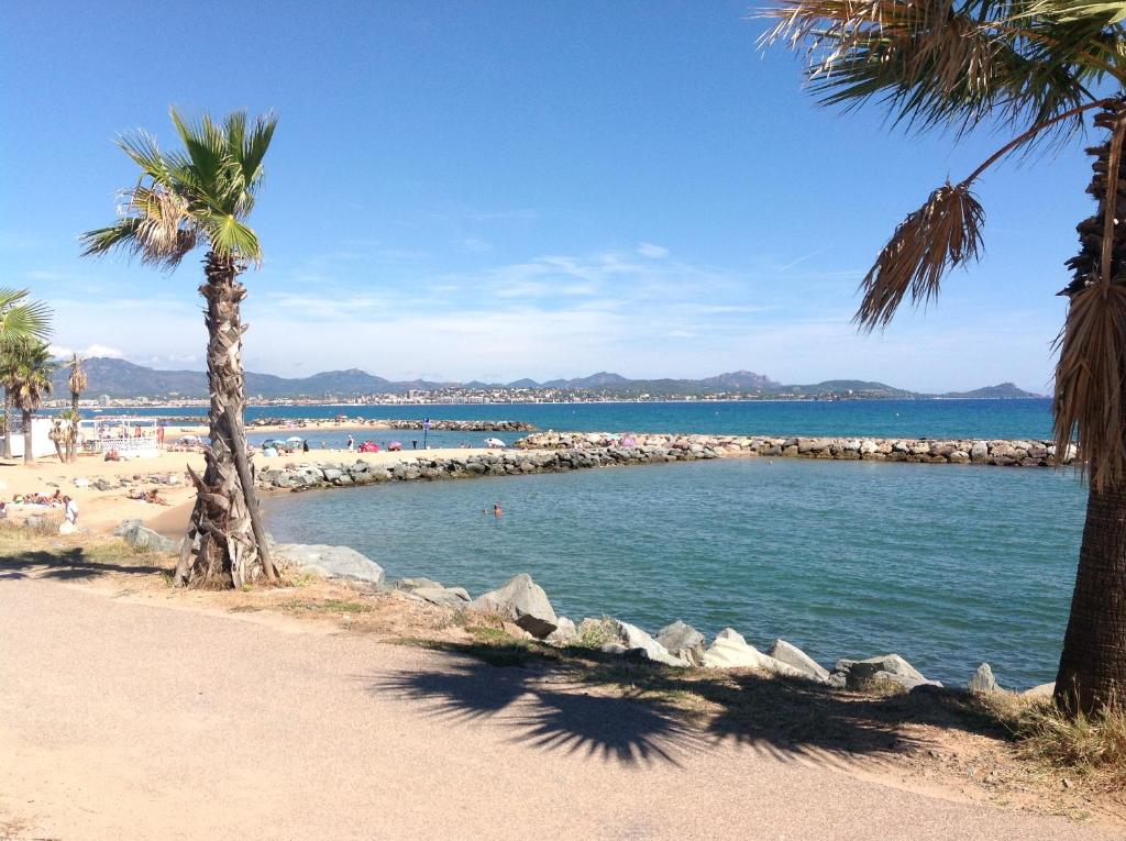 Appartement Pins Parasol Villa Gabrielle 121 621 Avenue de la Corniche d'Azur 83370 Fréjus