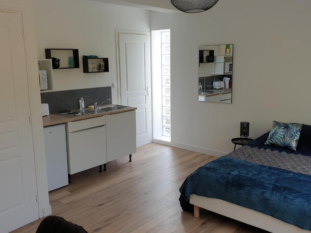 Piscine, plage et vue mer pour ce beau T3 rénové avec goût - 6FR324 66750 Saint-Cyprien Plage