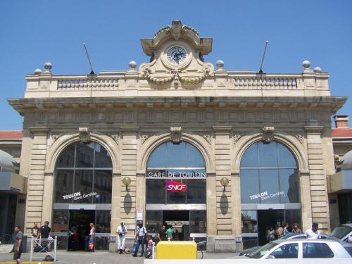 Place D’Armes Studio 5' Train/ Port/ Stade/ 10’ Plage Wifi