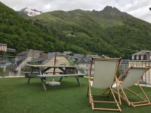 Place de la mairie T2 type loft 70m2 terrasse 35m2