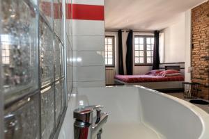 Place Nationale - Spacieux et atypique -10 minutes à pied de la gare - Hypercentre et cœur historique de Montauban -